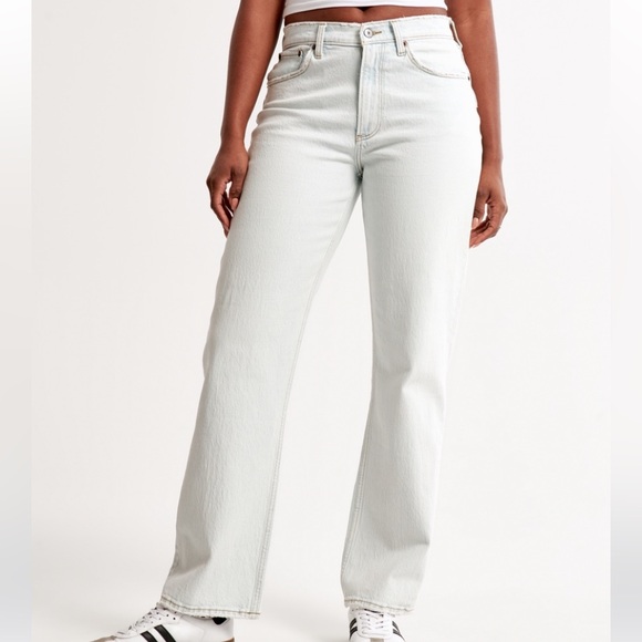 NWT Abercrombie Curve Love Mid Rise Baggy Jean 🤍 - Picture 4 of 6